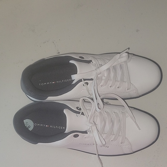 Tommy Hilfiger Men 8 1/2 or Women's 10.5(Eur42) - Picture 2 of 6
